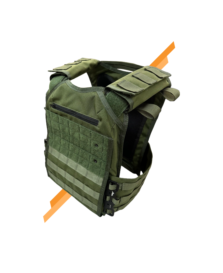 THE OPERATOR plate carrier in Multicam - view 1 - Universe Body Armor